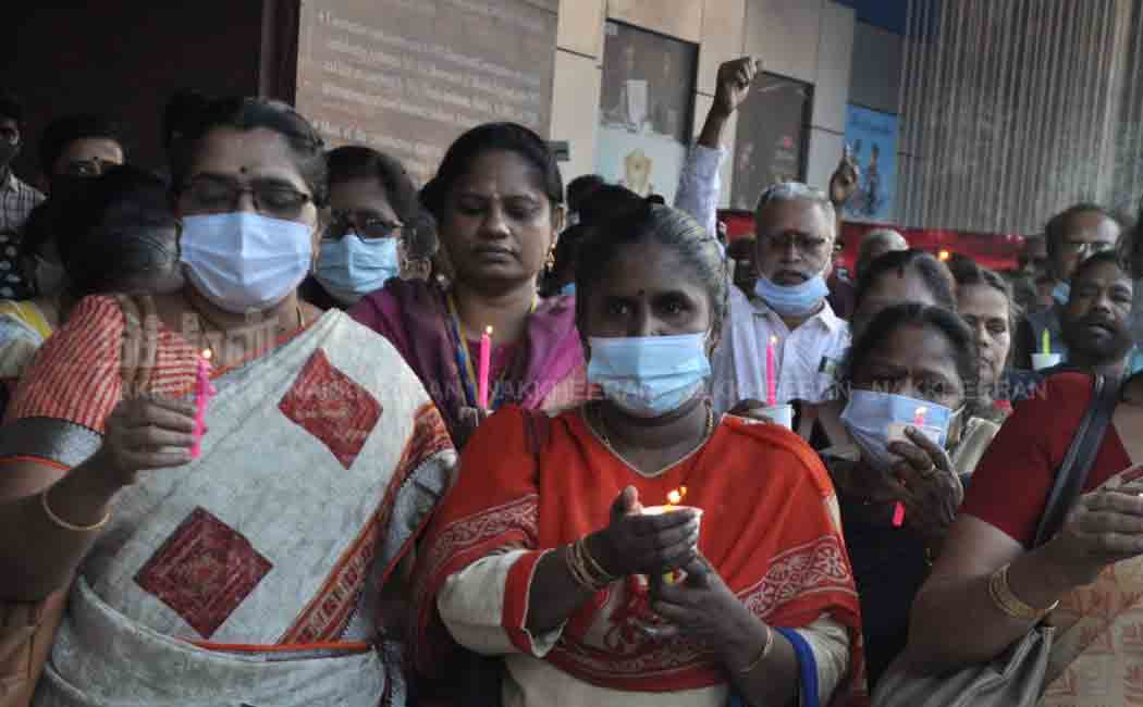 LIC Opposition to stock sale! (Pictures)