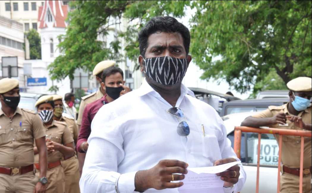 tn and puducherry lawyers demanding corona relief measures from govt and bar councils