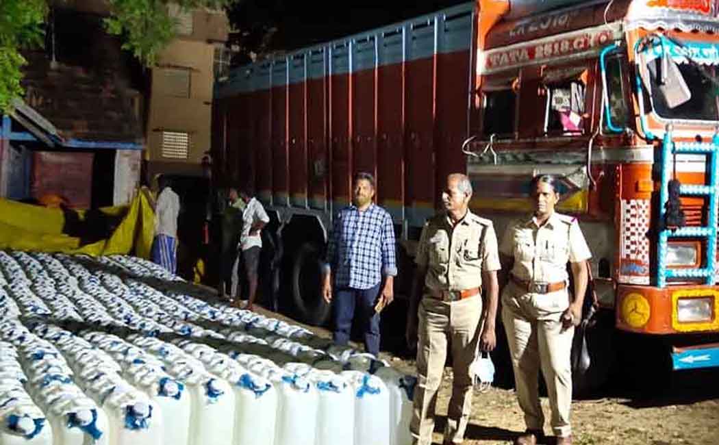 Expensive kerosene smuggled in cans; Folded copச்