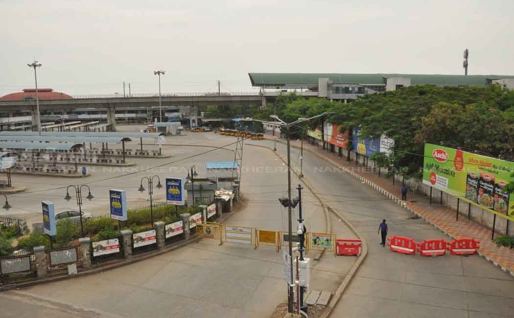 corona full lock down; load lifting workers are in hunger