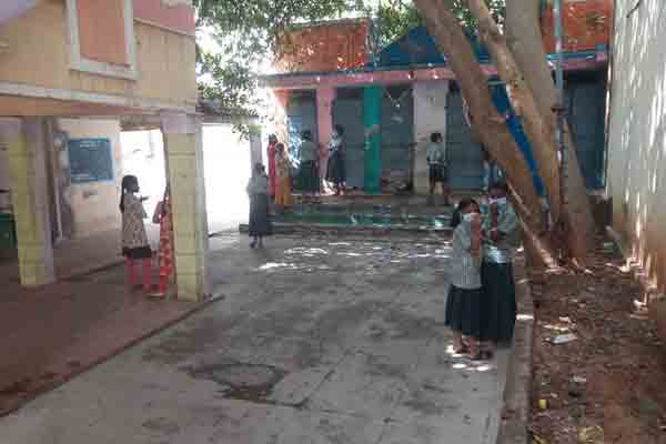 Parents demand to save the lives of school children!