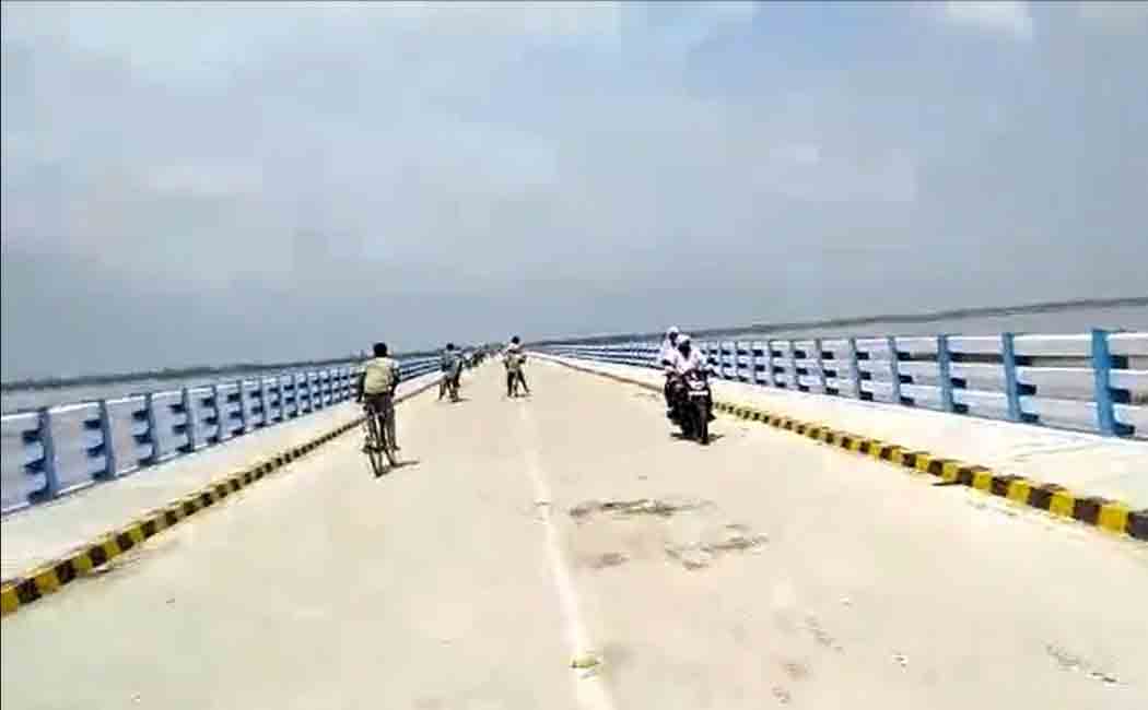 bihar bridge worth 263 crore rupees collapsed in one month