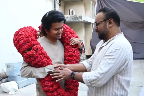 vijay says yes to distributor sakthivelan request for to dont stop acting gilli re release celebration