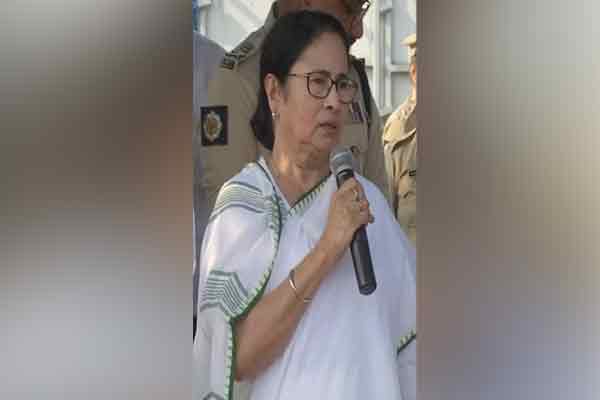 mata banerjee gives mango gift for narendra modi