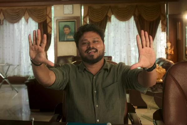 vj siddu turns into director and actor titled as dayangaram