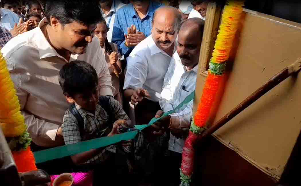 Students who went to school! Parents who thanked the district collector