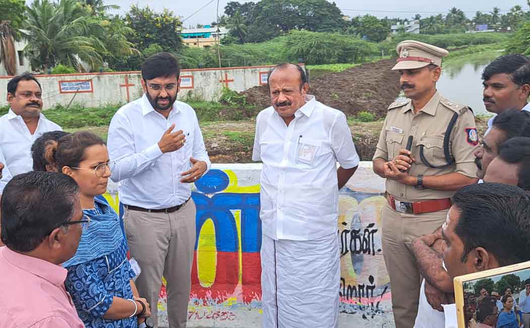 Minister of Agriculture inspects the removal of Aagaya Thamarai in Chidambaram