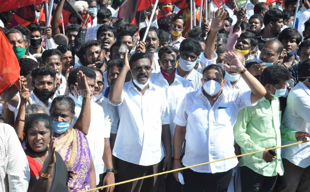 DMK and Communist parties supports Delhi Farmers