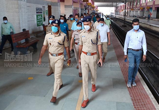 Robbery at the train station - two private organizations!