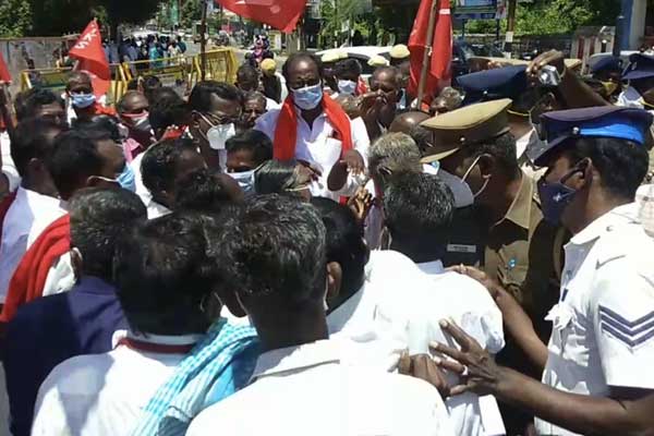 Farmers union members struggle in Nagappattinam collector office