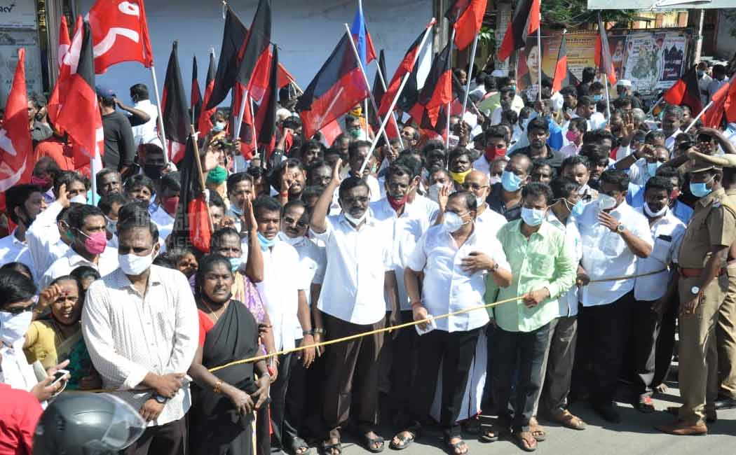 DMK and Communist parties supports Delhi Farmers