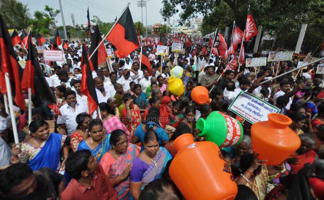M.K.Stalin protest for Water Problem