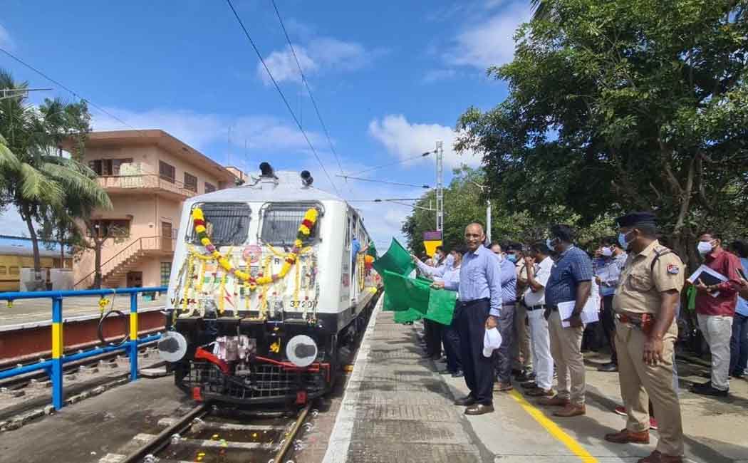 Railway General Manager opens selfie spot