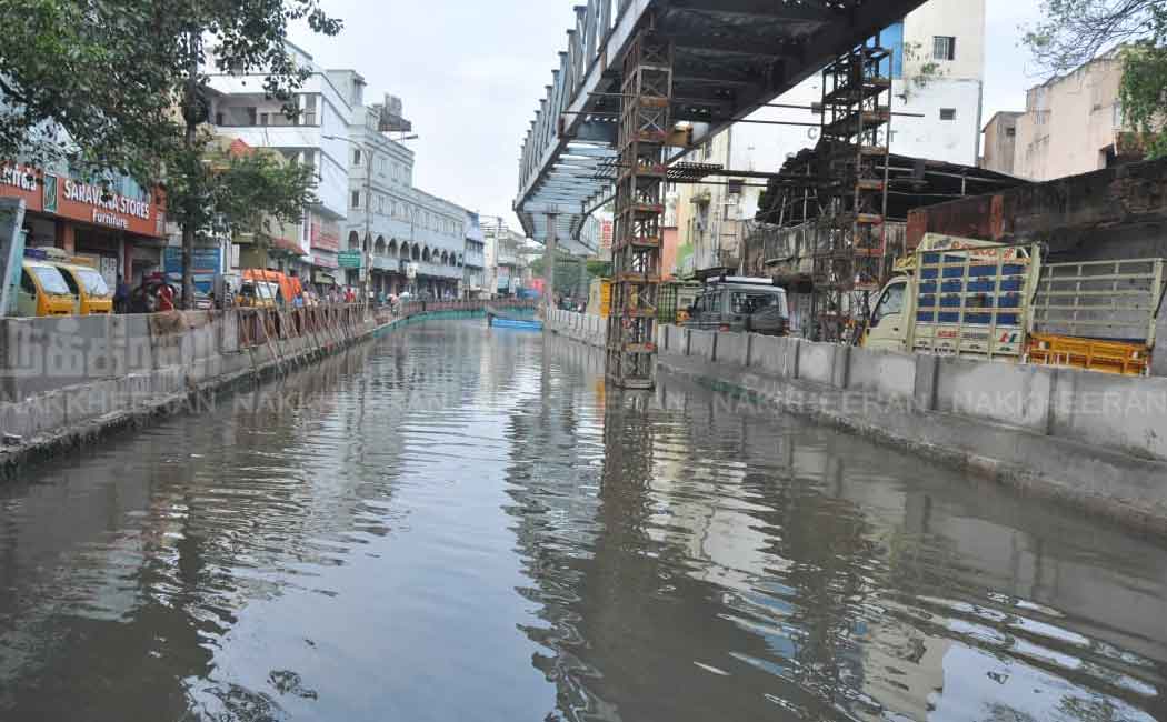 Early morning rain in Chennai Airline services affected