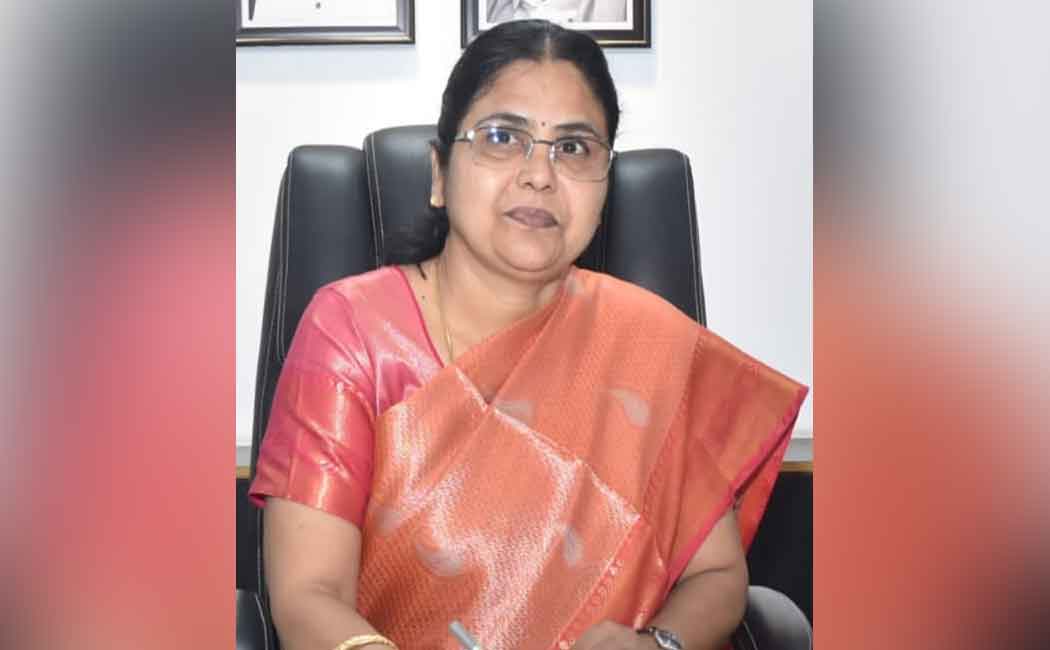 MGR Created Dindigul District; 4th female collector out of 28 collectors!