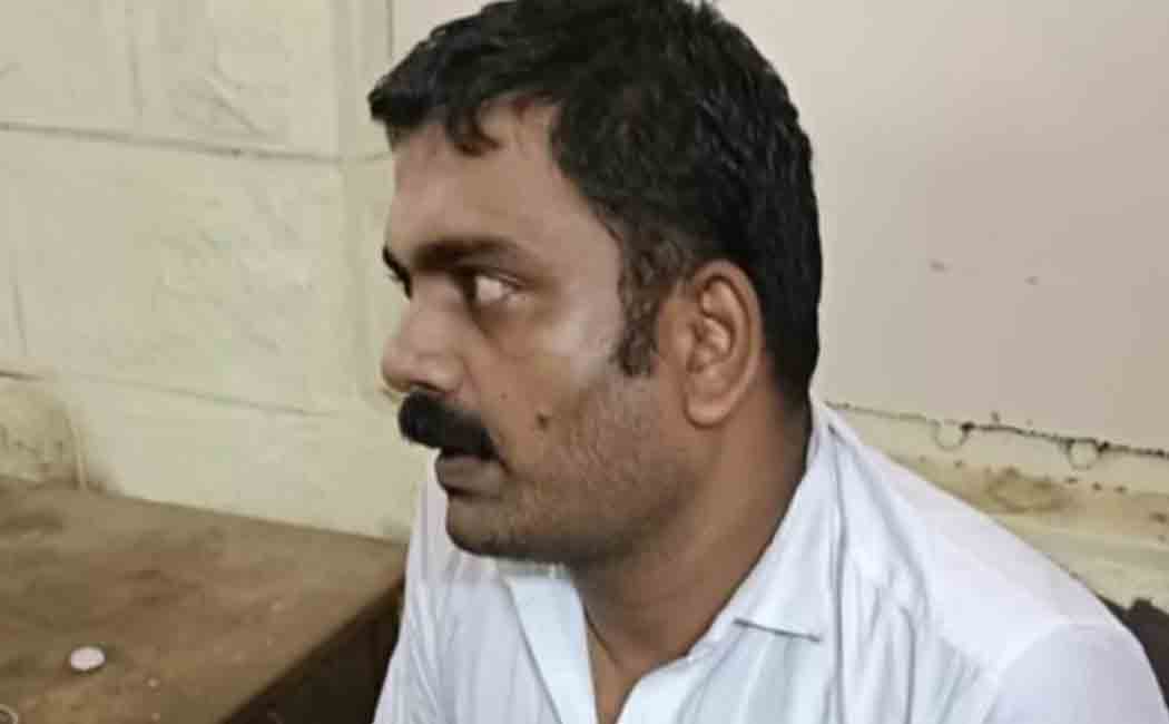 The land surveyor caught when he took a bribe!