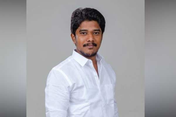 Two arrested for extorting money by sending links on social media