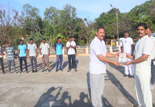 Mini marathon for police!