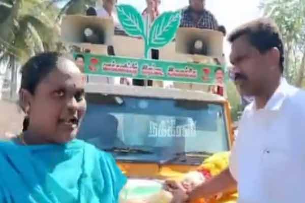 woman demanded justice after rejecting AIADMK candidate from Tenkasi constituency