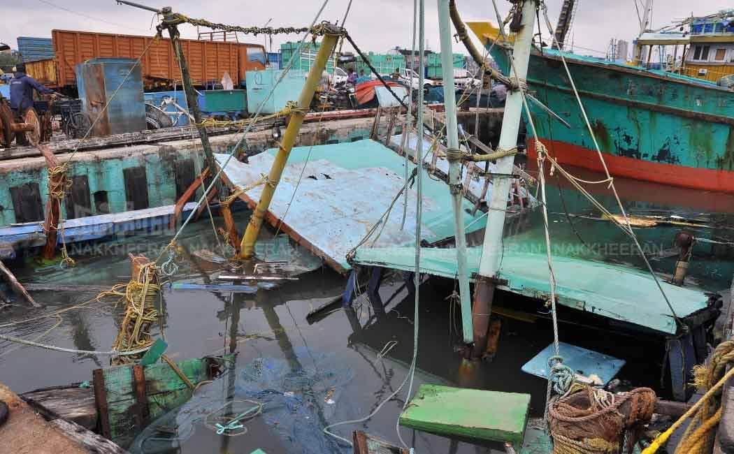 The government should help the fishermen affected by the storm.. - Anbumani