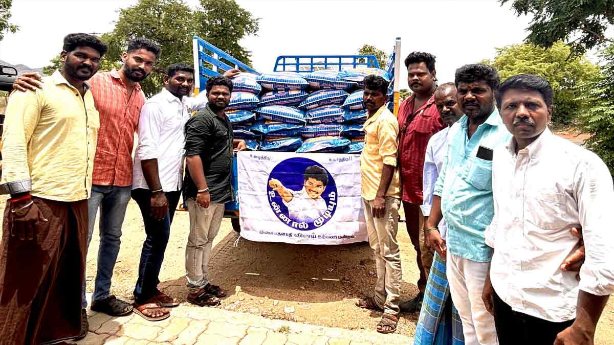 tamizhaga vetri kazhagam sent relief goods to Wayanad
