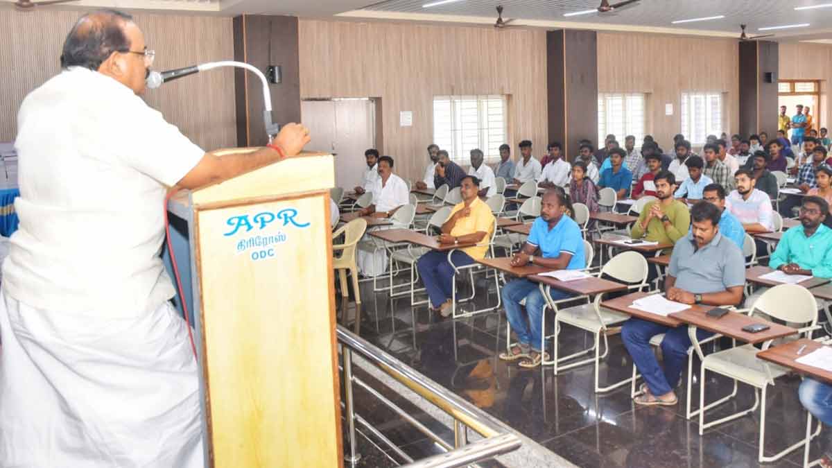 'Students from rural areas should join government jobs more'-Minister Chakrapani's speech!