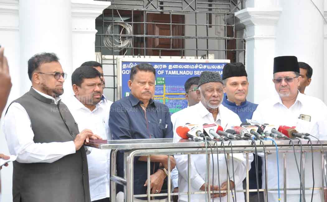 Khader Moideen who gave Rs. 10 lakh flood relief