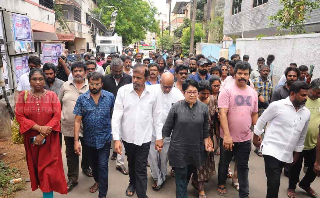 actor and director manobala last journey and pay tribute