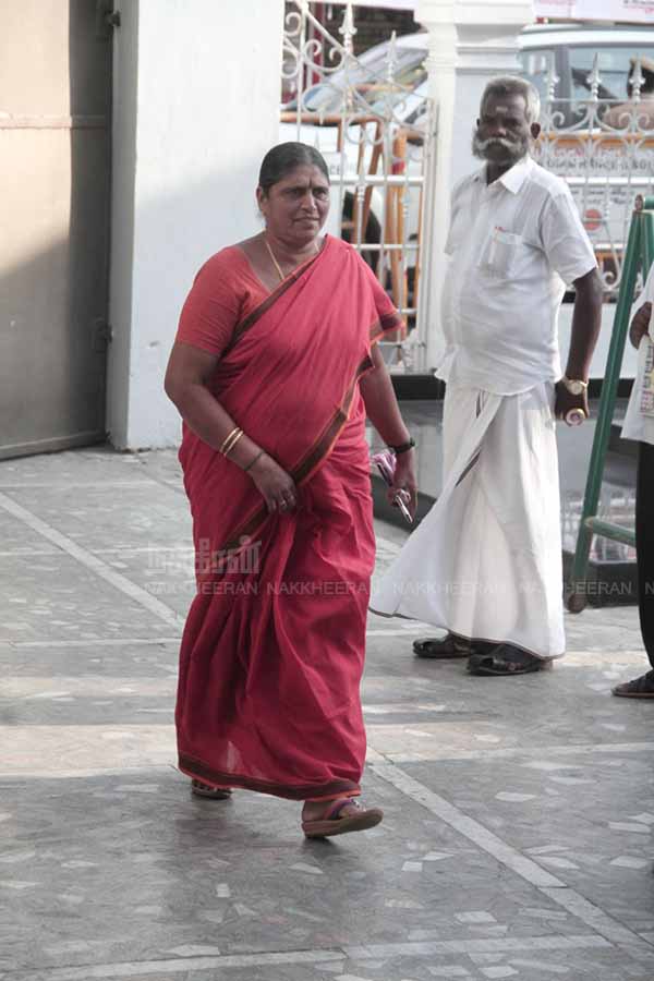 EPS consulting with AIADMK MLAs
