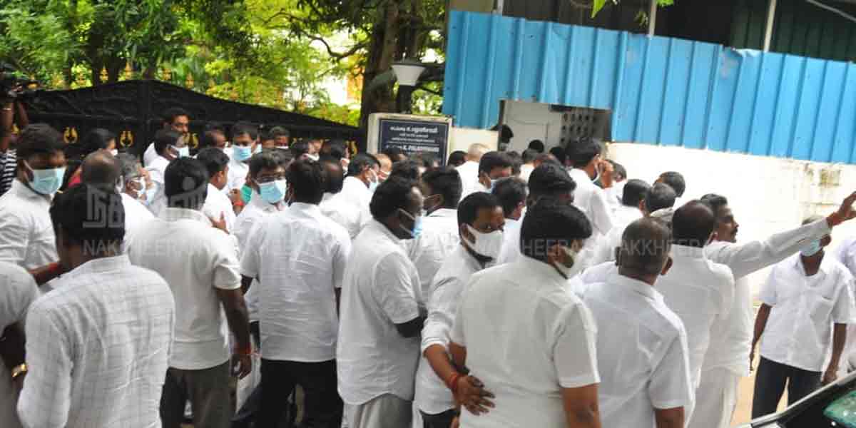 Verdict tomorrow... Supporters consult with Edappadi! (pictures)