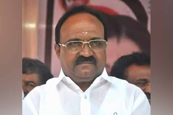 AIADMK ex-MP Gopalakrishnan enters house next without clothes