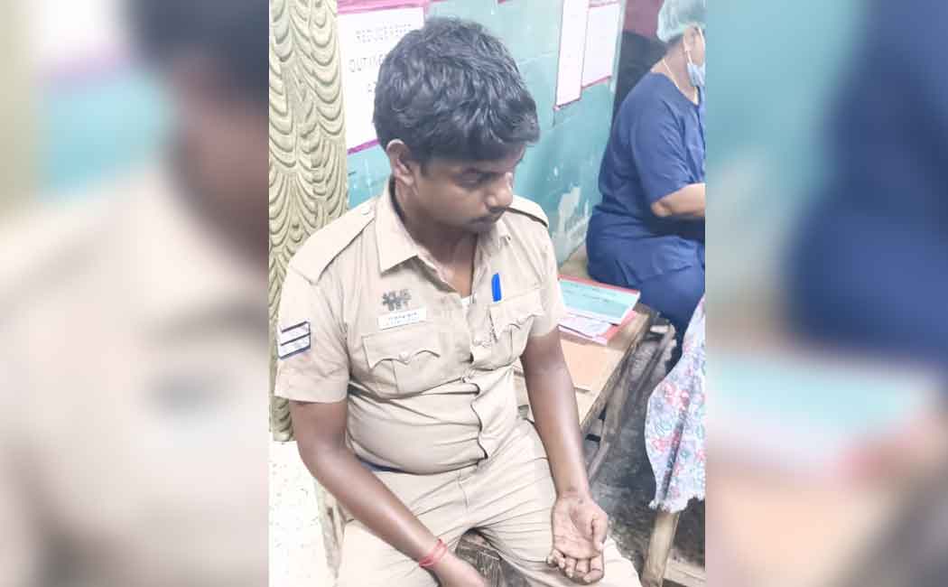 One arrested in vellore who struggle to police