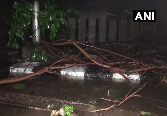 nivar cyclone tamilnadu,puducherry heavy rains