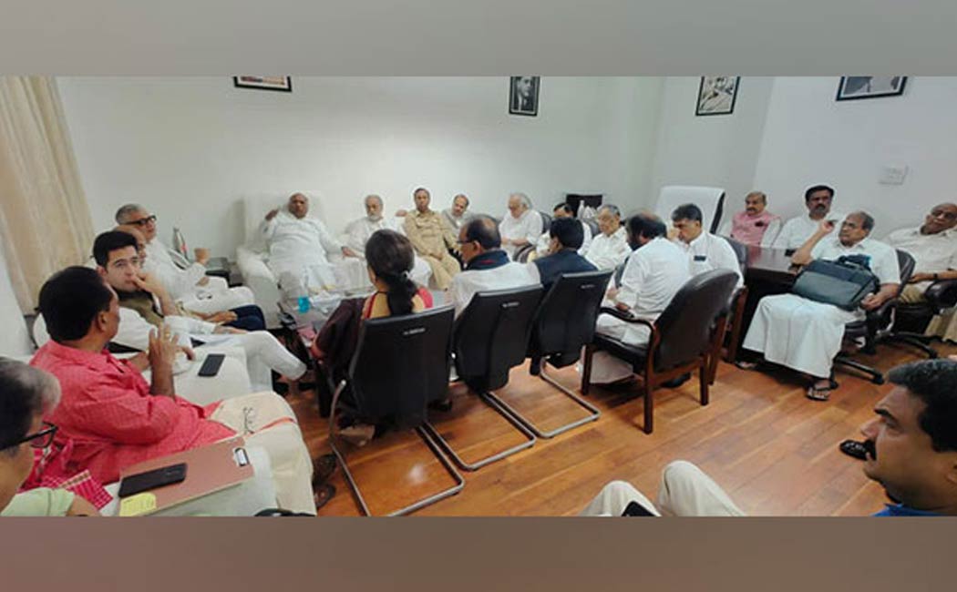 Leaders of the 'India' alliance meet the President