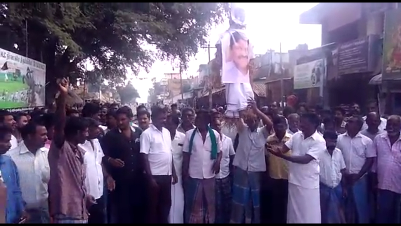 Speaking in favor of NLC, Minister M.Sampath; villagers scramble!