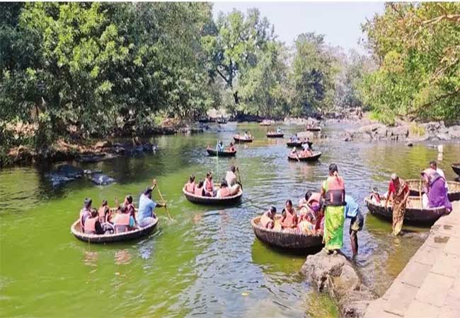 dharmapuri district, hogenakkal falls tourists