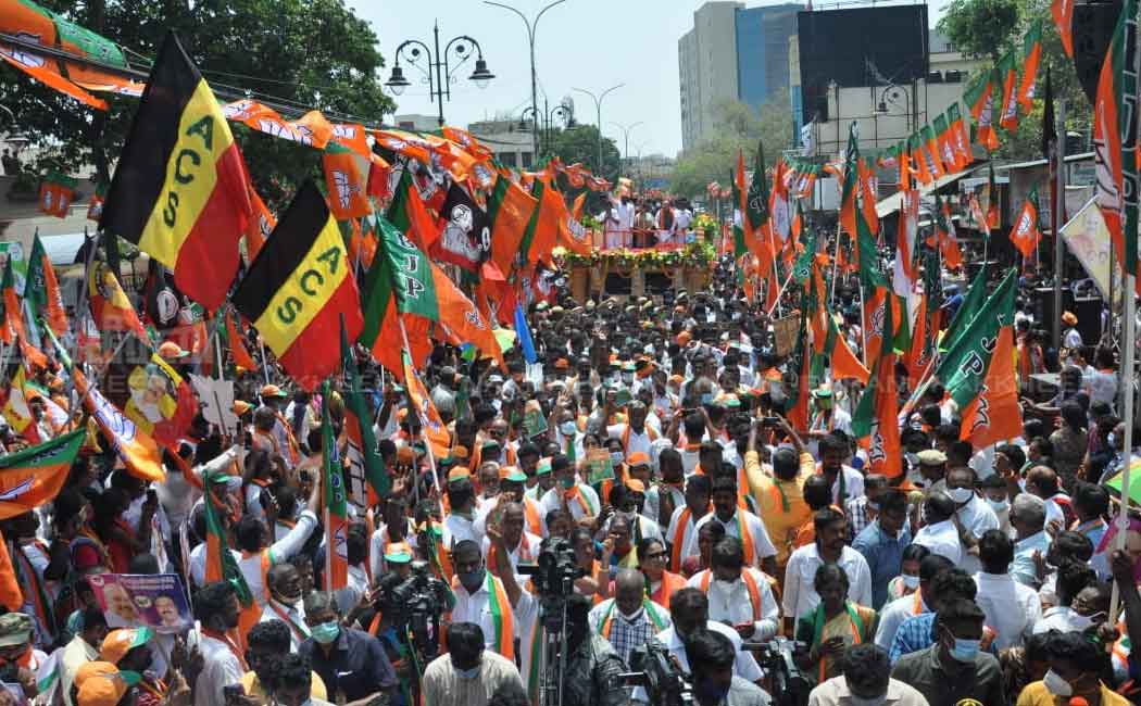 central minister who involved in campaign for supporting of kushboo