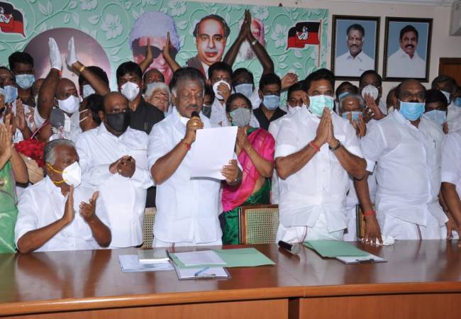 tamilnadu cm palanisamy today evening meet with deputy cm opaneerselvam