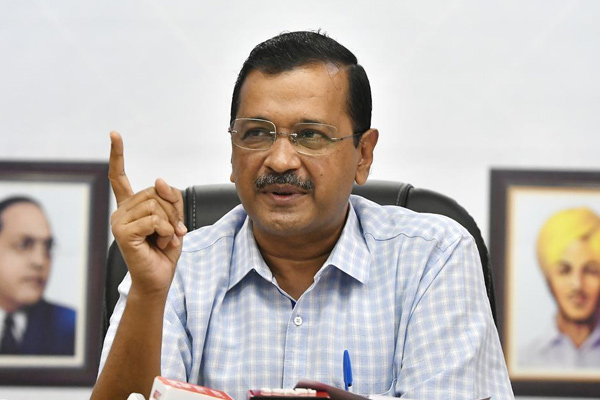 Police gathering in front of Arvind Kejriwal's house and Confusion in Delhi