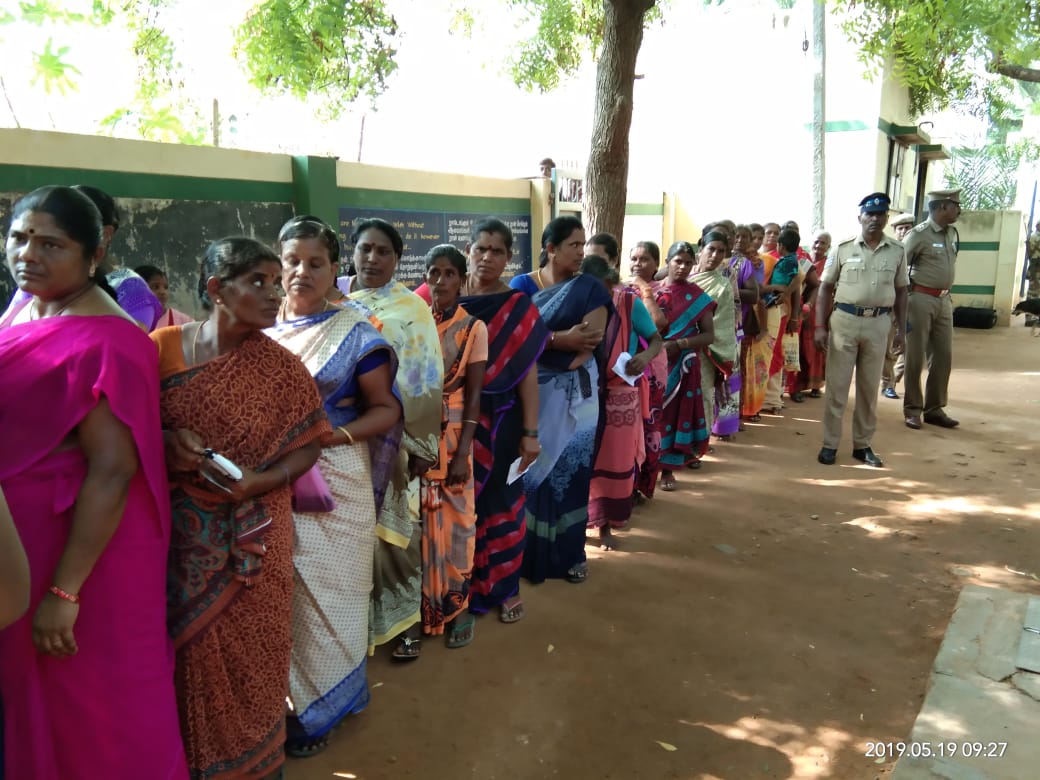 Re polling with heavy police protection in Periyakulam Andipatti