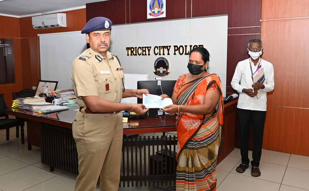 Commissioner of Police pays relief to families of late officers