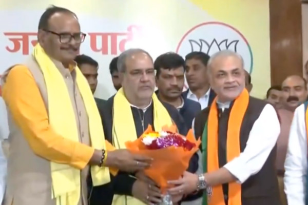 Lal Bahadur Shastri grandson left the Congress and joined the BJP