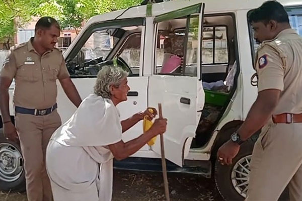Sathankulam inspector Stephen helped an elderly woman