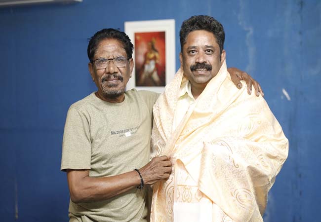 Bharathiraja flexible after watching 'Mamanithan' movie!
