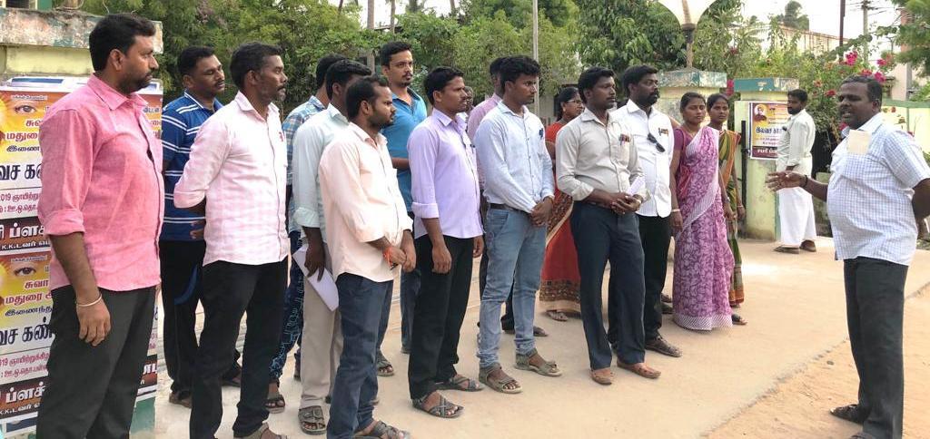 When educated youths are looking for work ... Do not re-appoint retired village management officers!