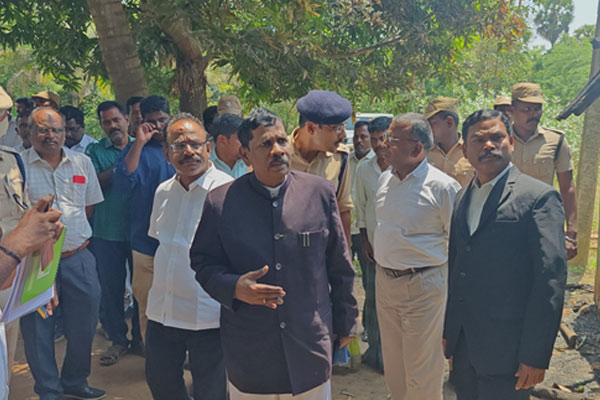 sc st Welfare Commission team conducts in-person inspection Vadakadu
