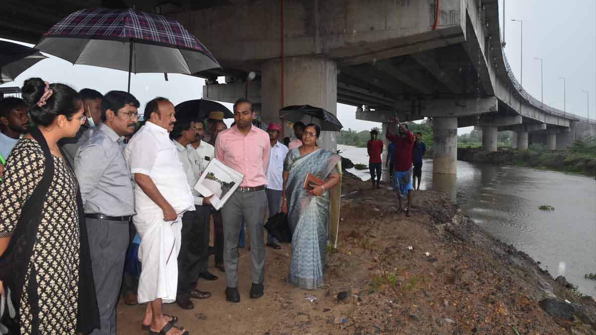 Minister MRK Panneerselvam inspected the affected areas