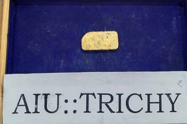 trichy international airport singapore air india flight gold incident