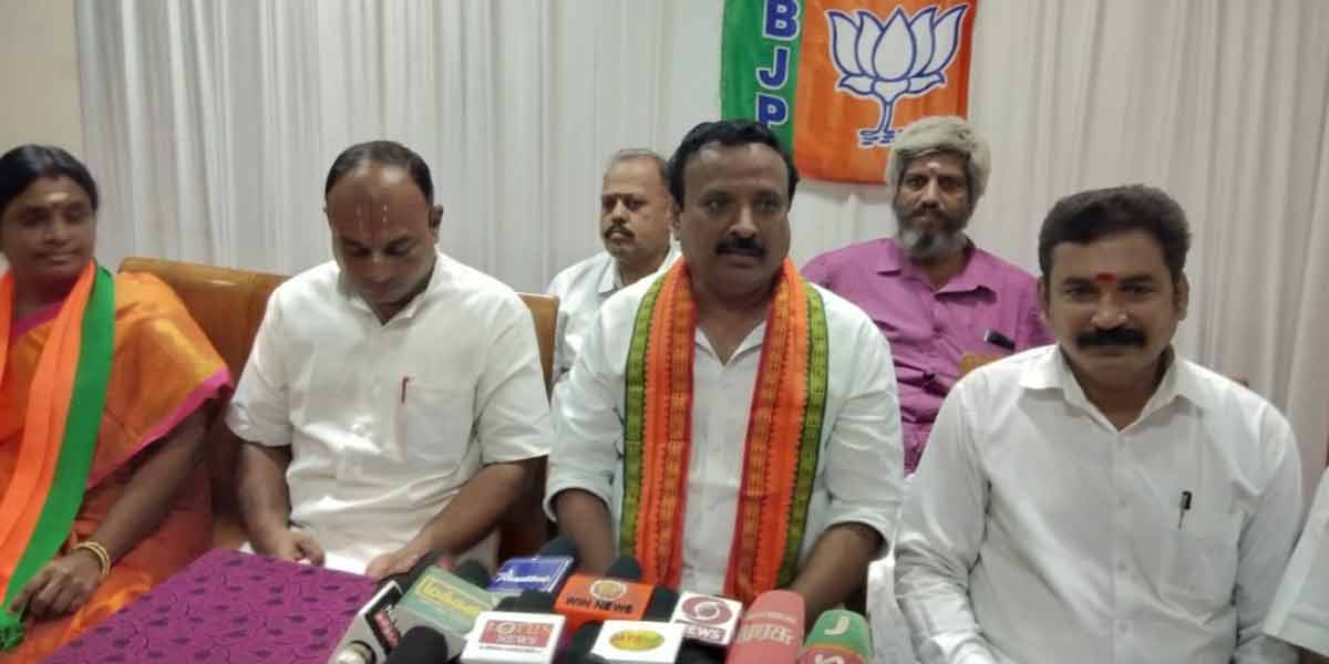 'Those who are fighting in Delhi are not farmers' - BJP Srinivasan speaks!