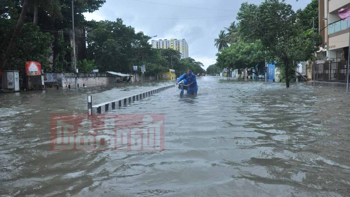 Rain in Chennai (Photos)